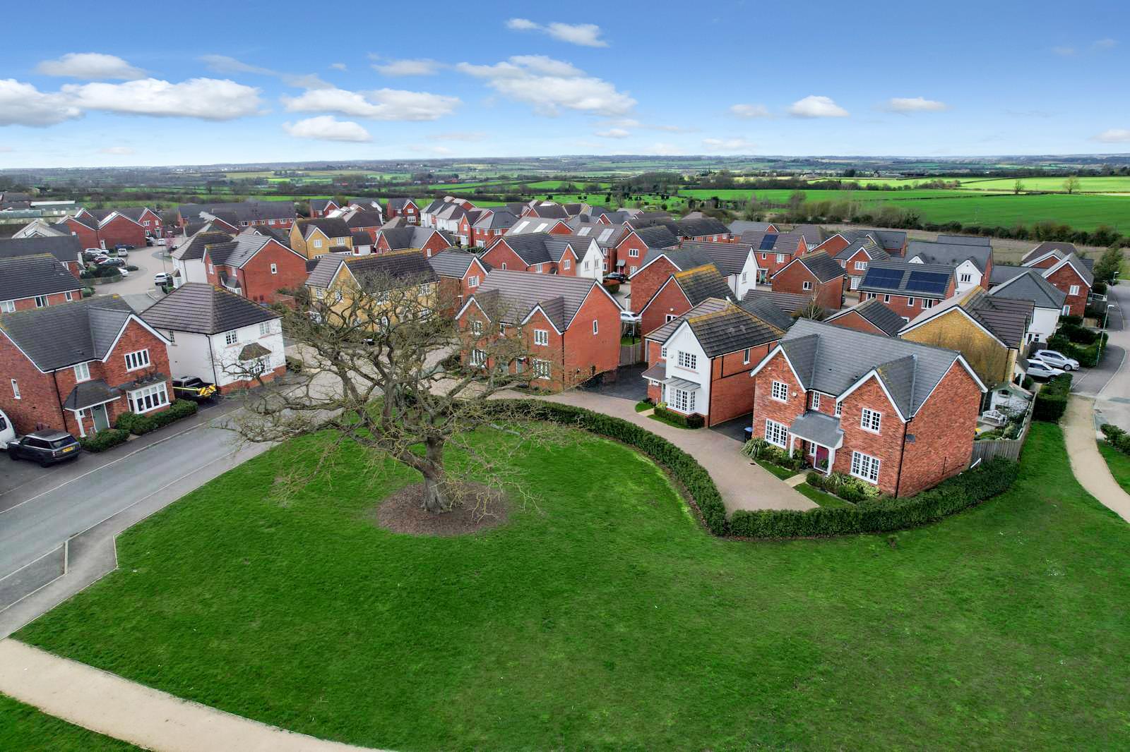 3 bed property in Pierrepoint Way, Milton Keynes